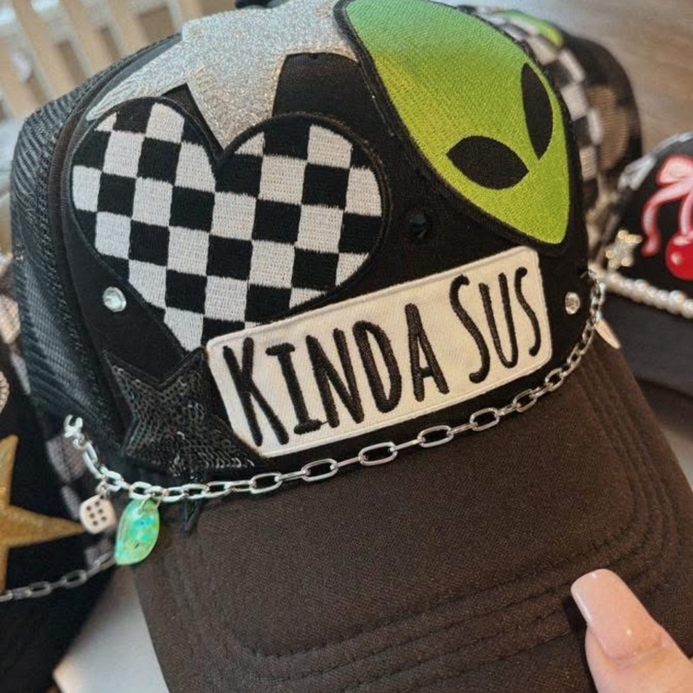 Custom snap back black trucker hat with Alien and charms- NEW